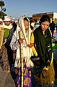 Myanmar - Kyaikhtiyo, Worshippers gather around the pagoda 